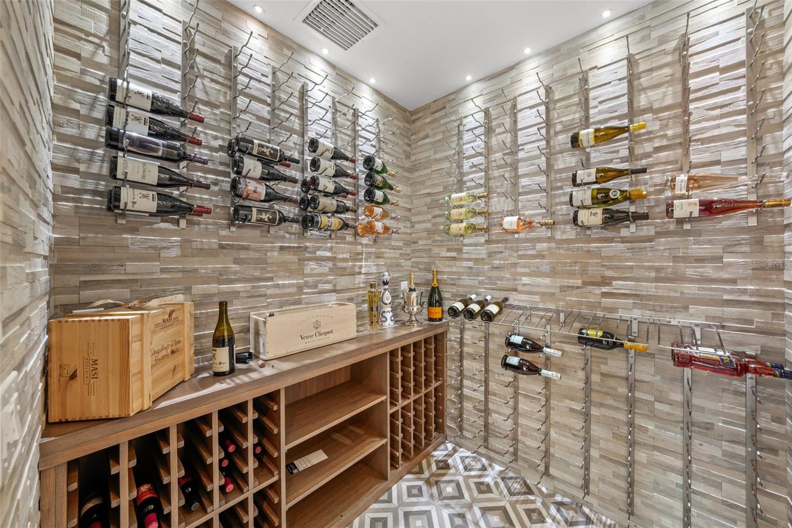 TB8423327 Property Photo