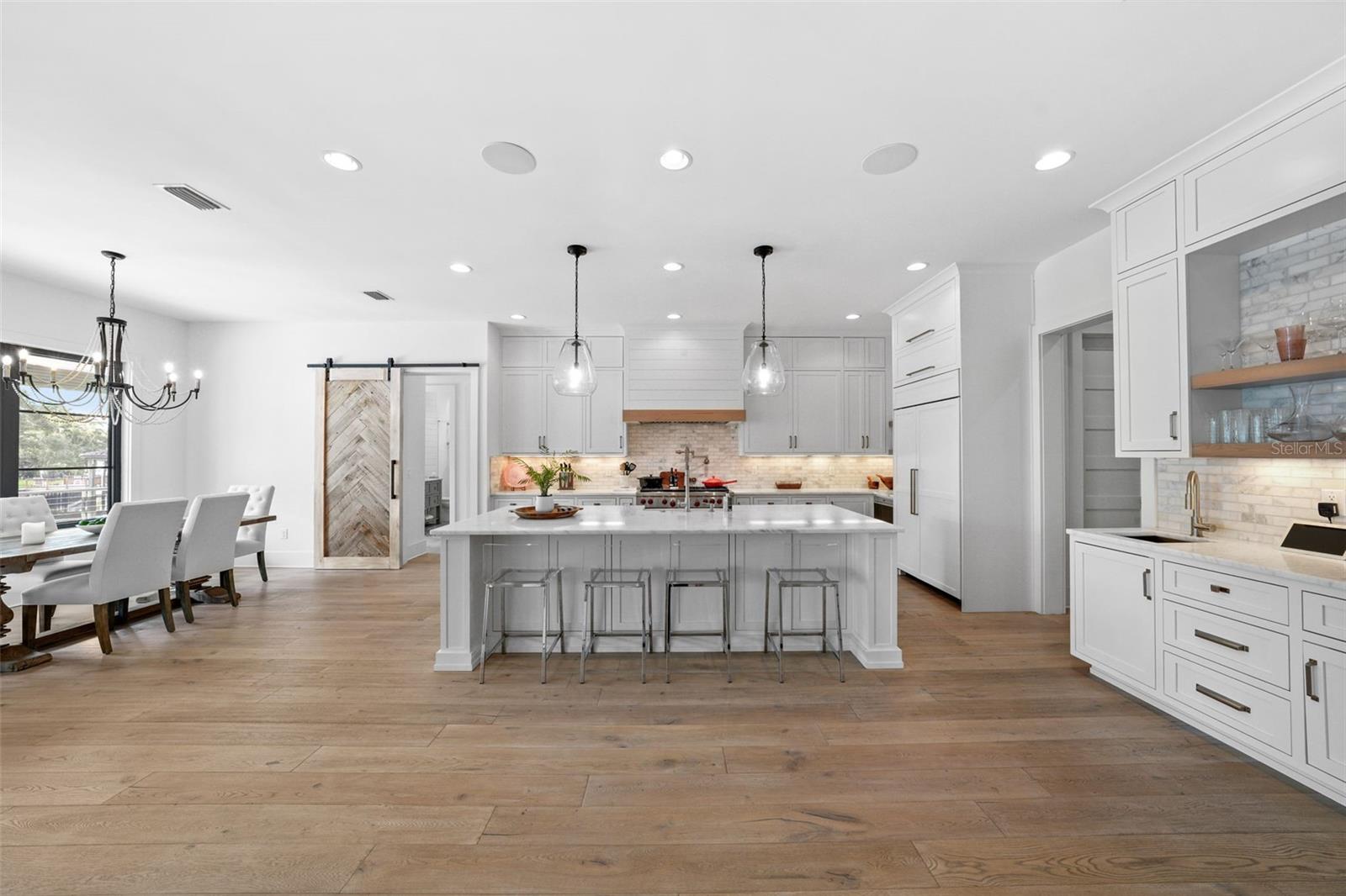 TB8423327 Property Photo