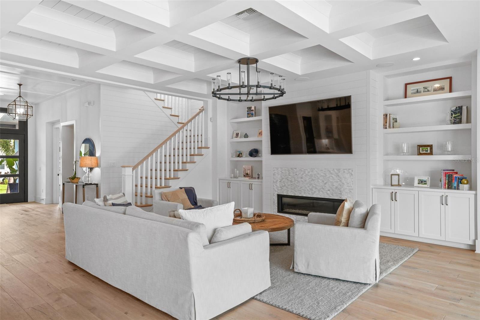 TB8423327 Property Photo