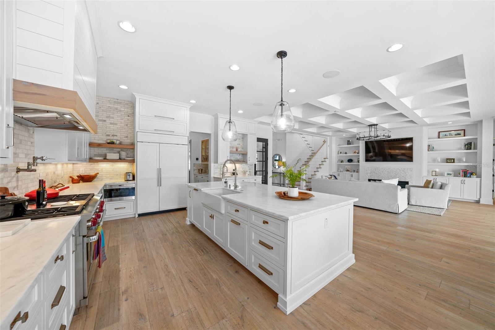 TB8423327 Property Photo