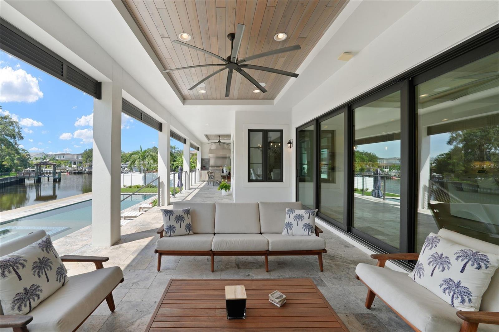 TB8423327 Property Photo