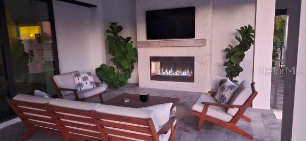 TB8423327 Property Photo