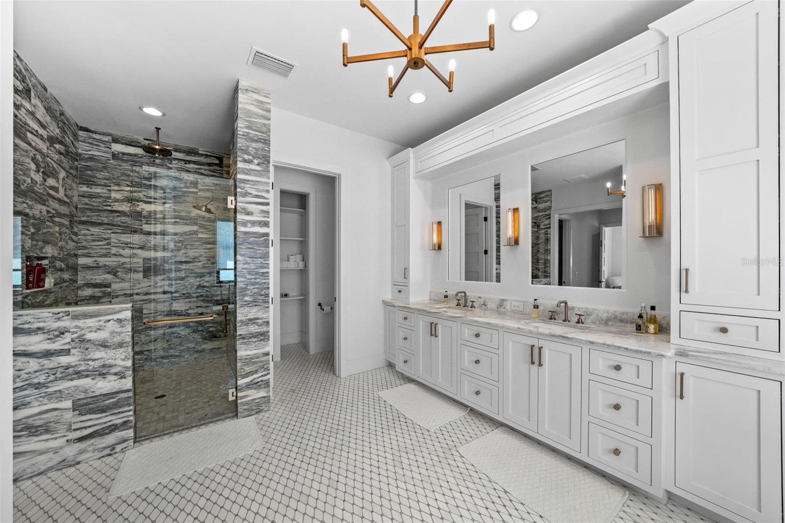 TB8423327 Property Photo