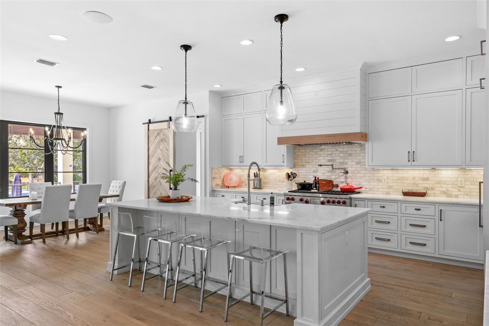 TB8423327 Property Photo