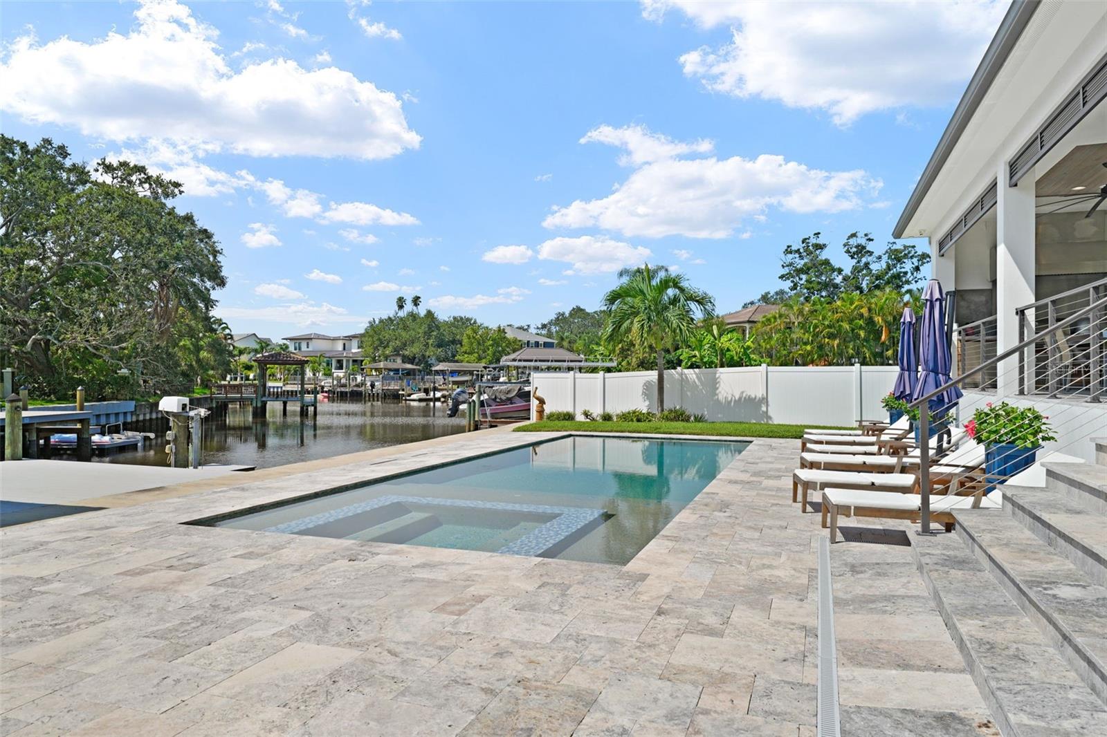 TB8423327 Property Photo