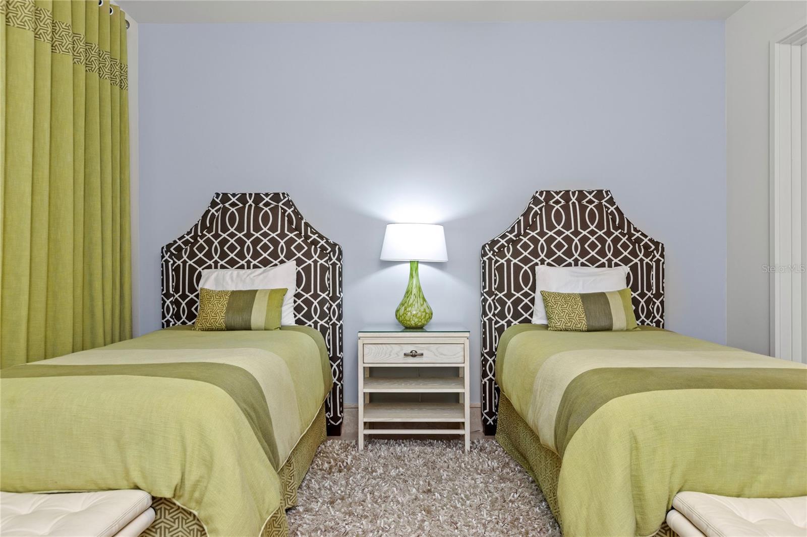 PR9115825 Property Photo