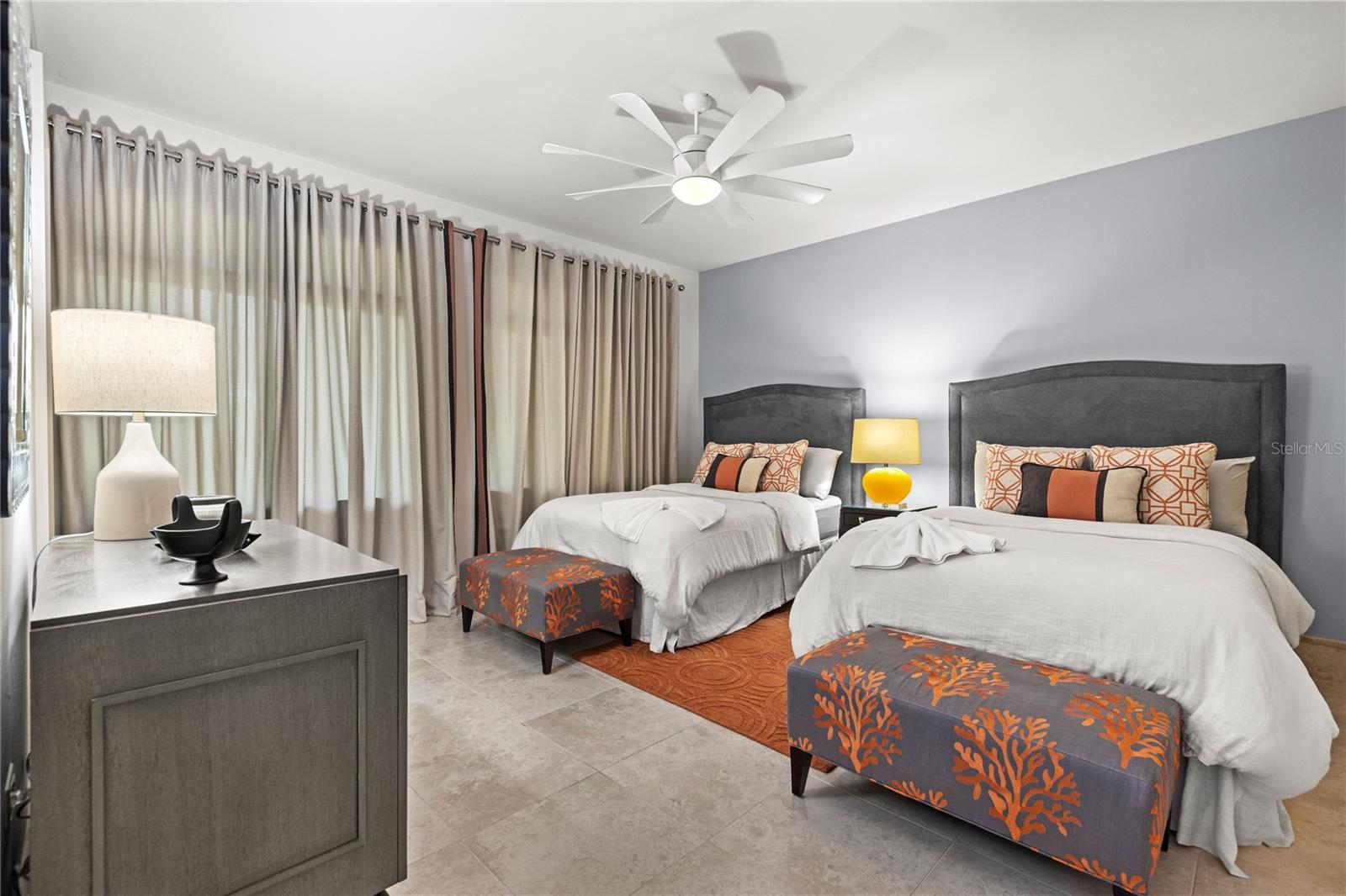 PR9115825 Property Photo