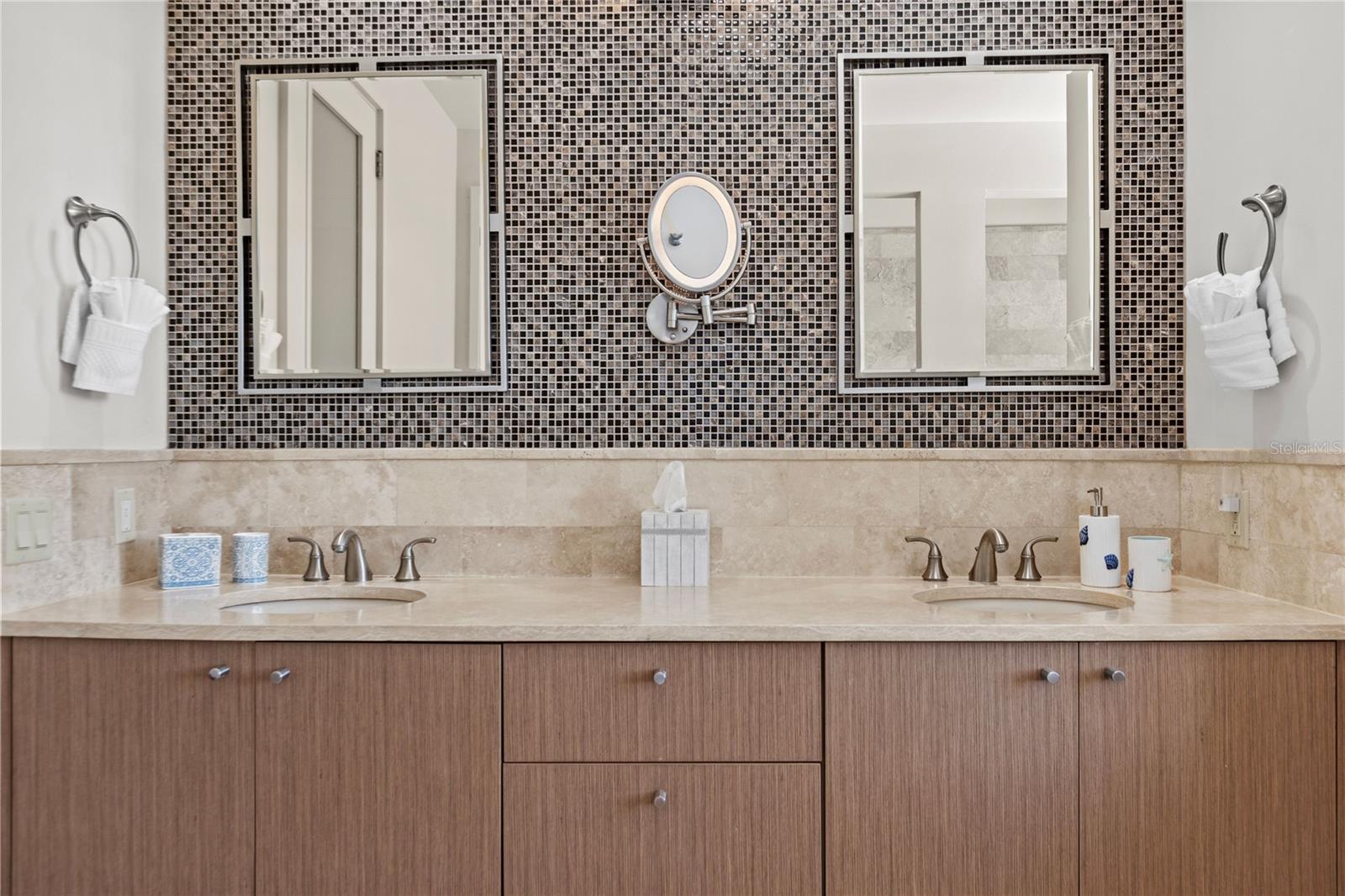 PR9115825 Property Photo