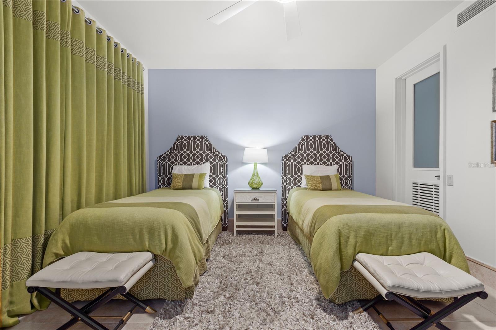 PR9115825 Property Photo