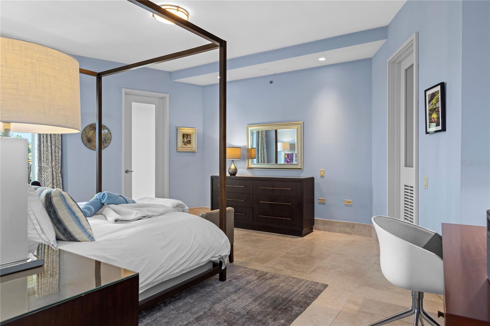 PR9115825 Property Photo