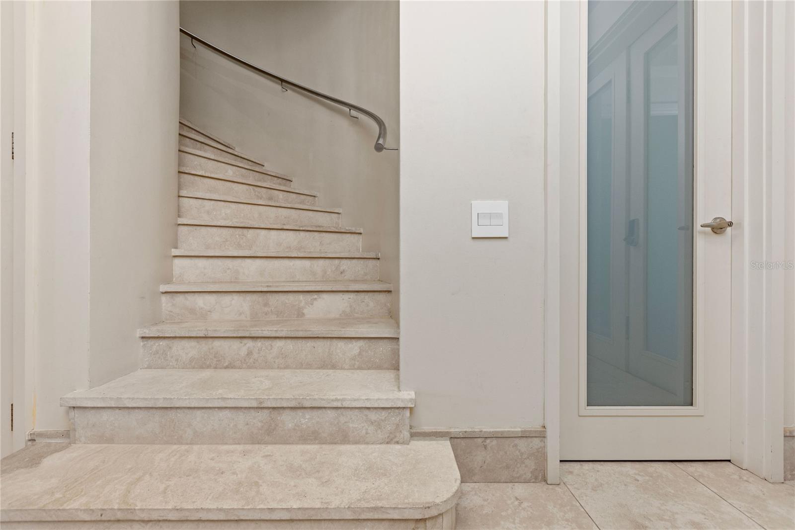 PR9115825 Property Photo