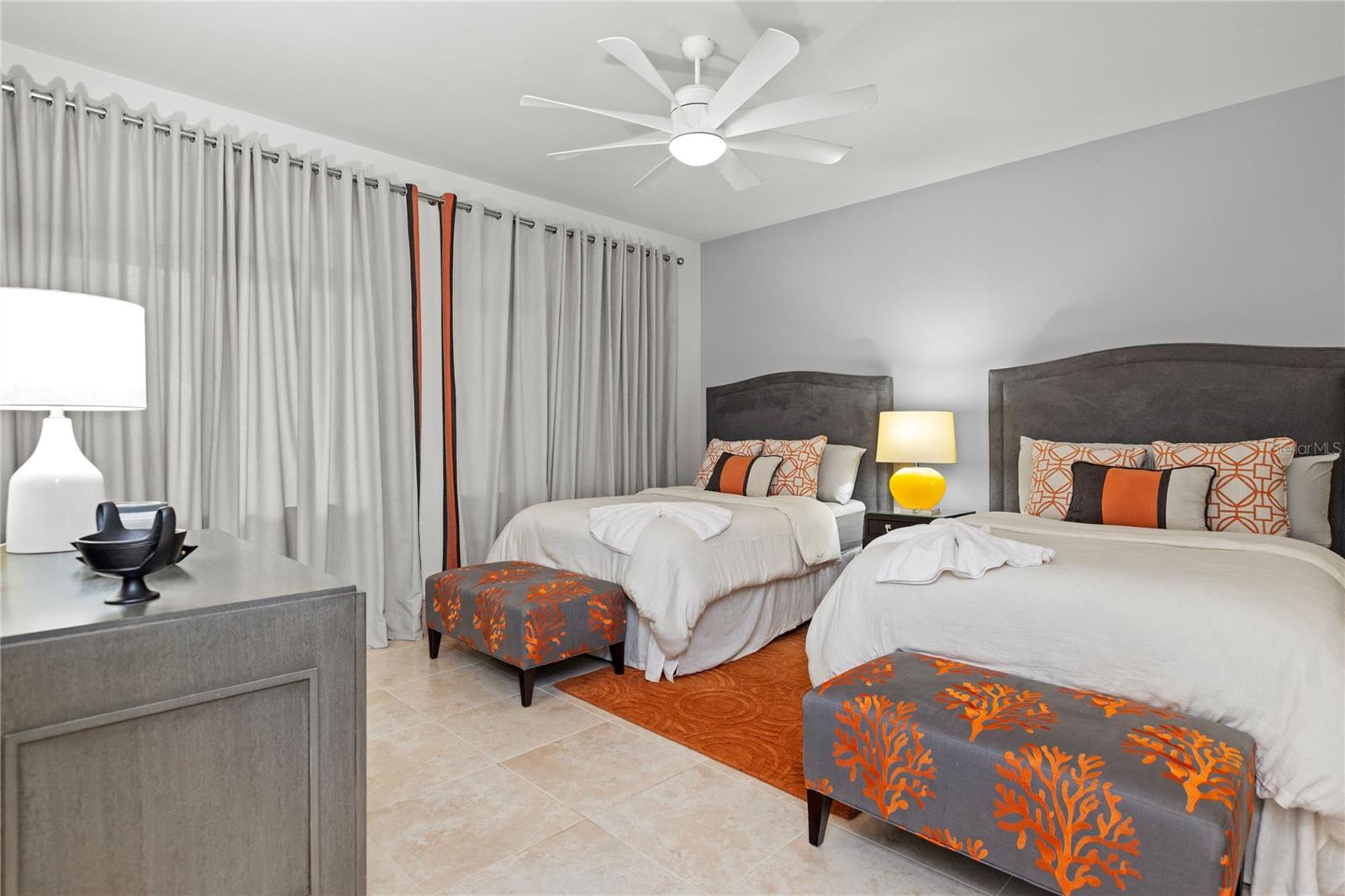 PR9115825 Property Photo