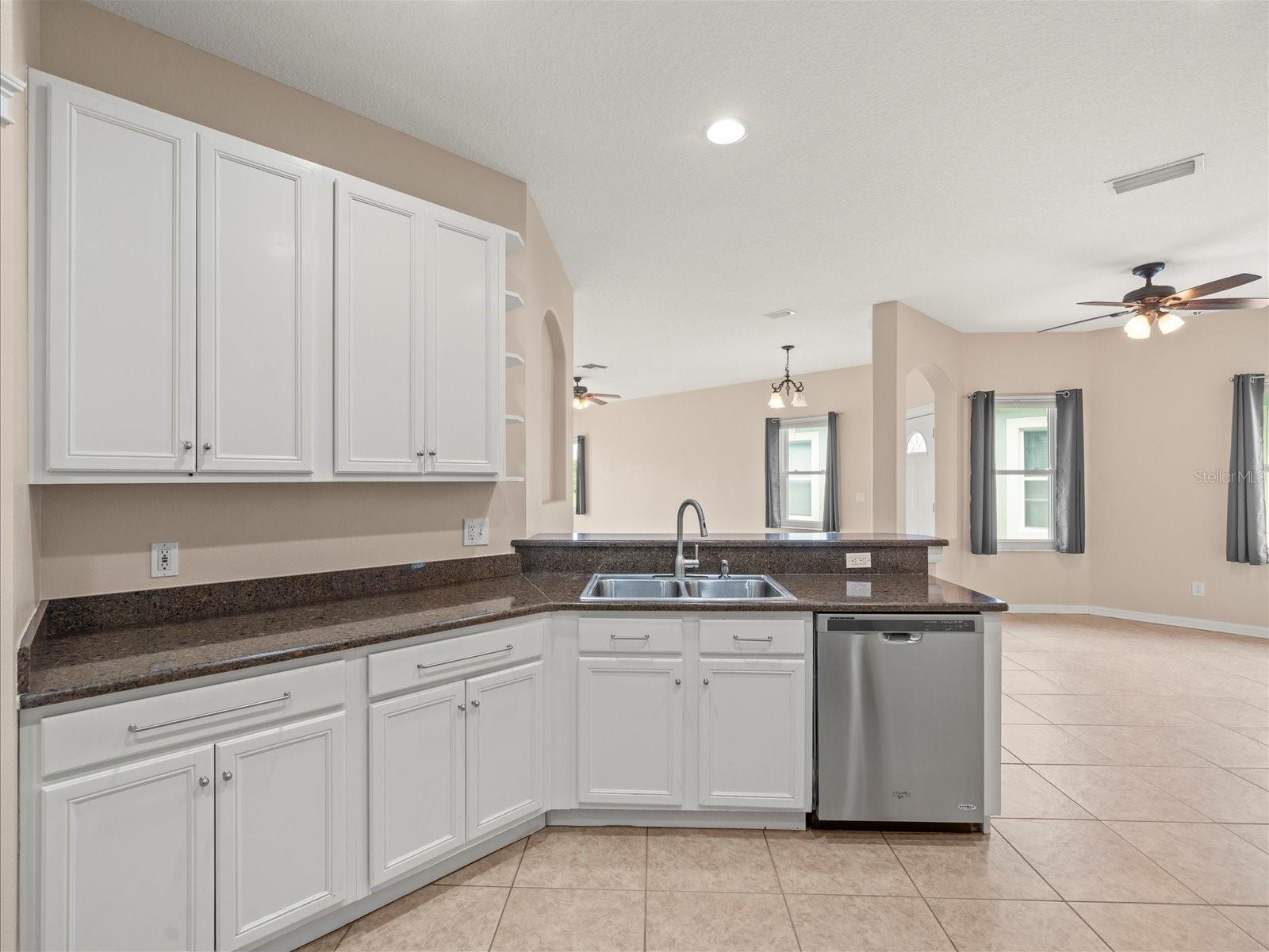 6811 SURREY OAK DR, APOLLO BEACH, FL, 33572