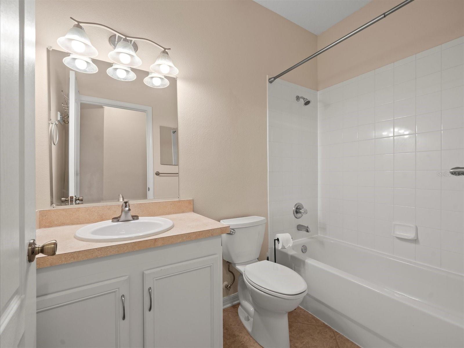 6811 SURREY OAK DR, APOLLO BEACH, FL, 33572