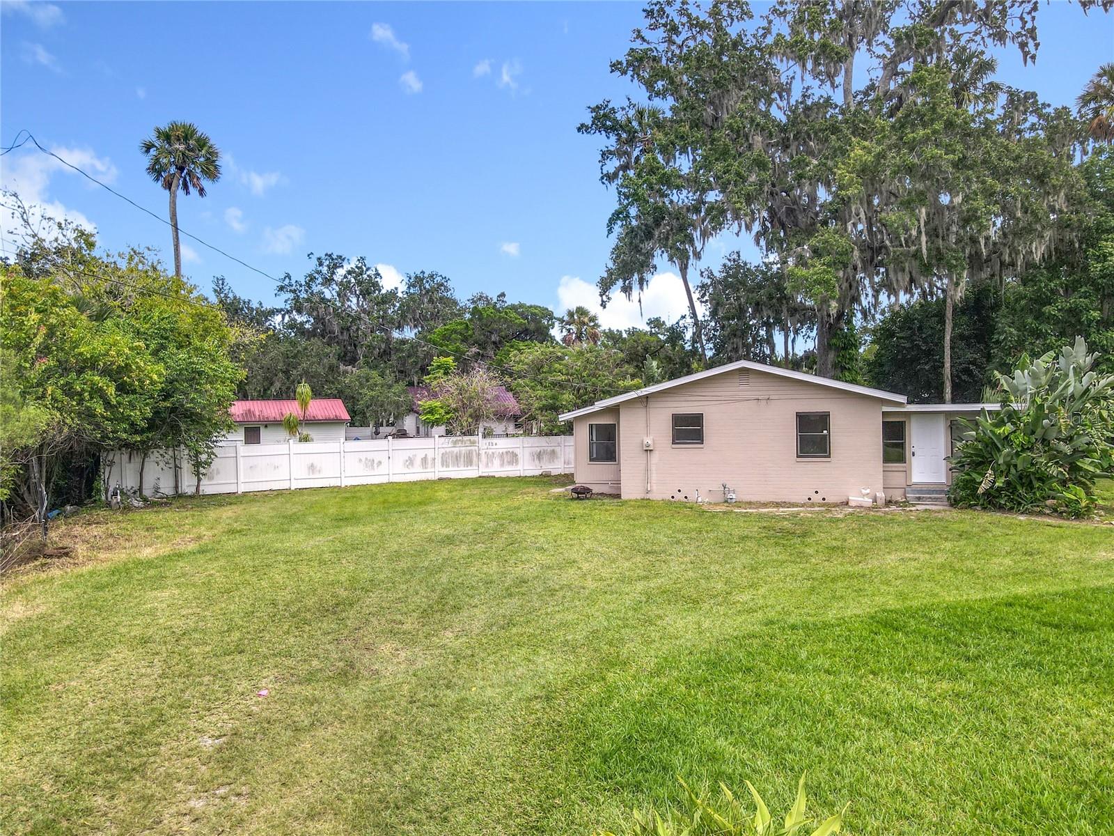 633 1/2 ELM AVE, DAYTONA BEACH, FL, 32117