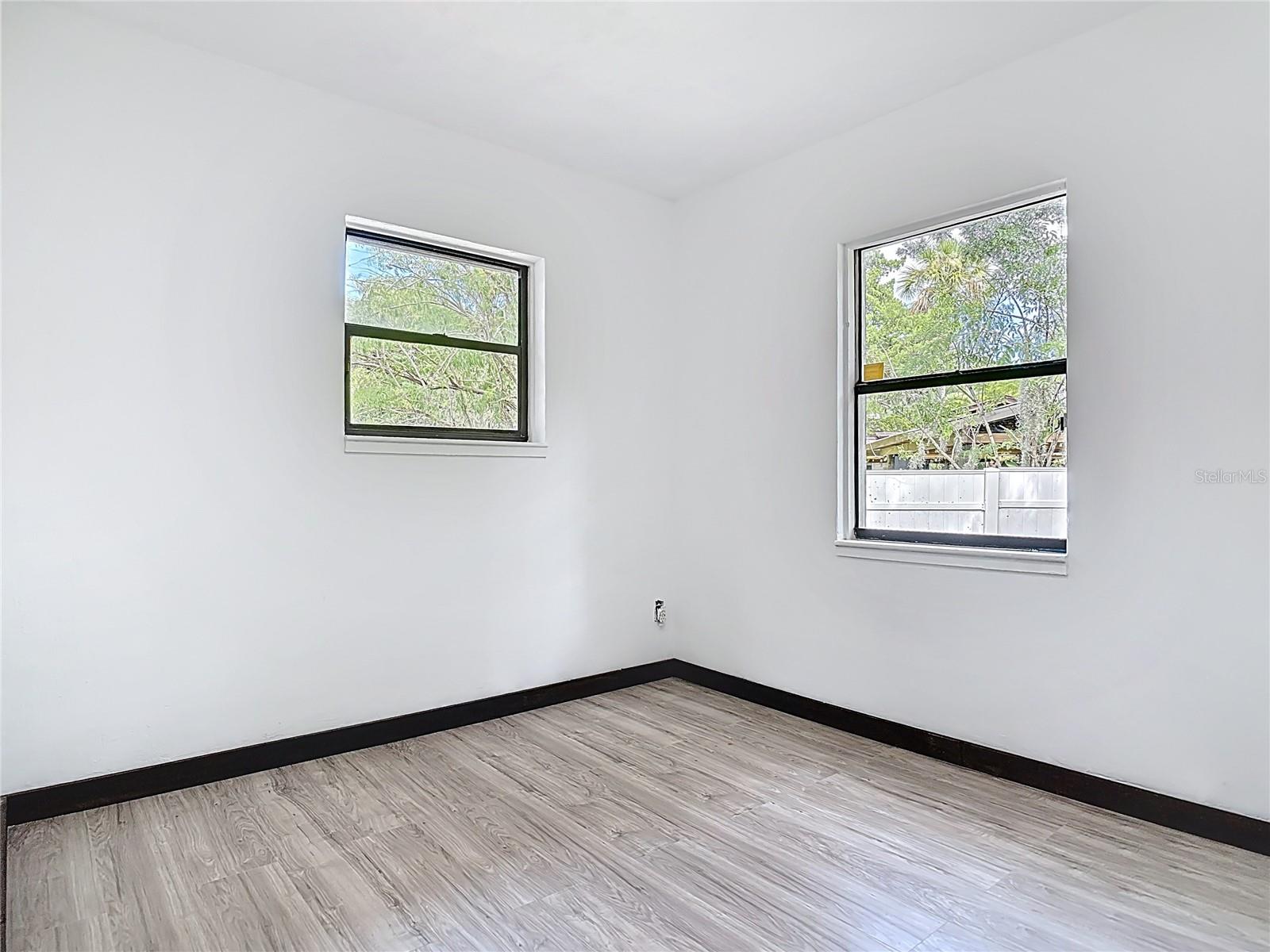 633 1/2 ELM AVE, DAYTONA BEACH, FL, 32117