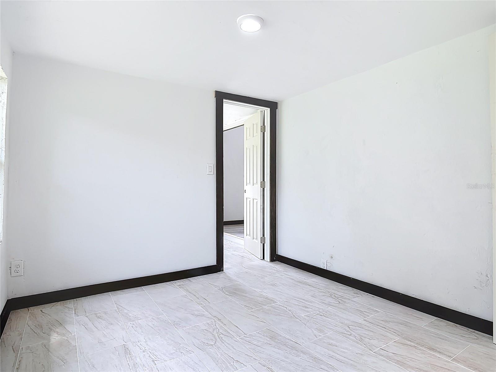 633 1/2 ELM AVE, DAYTONA BEACH, FL, 32117