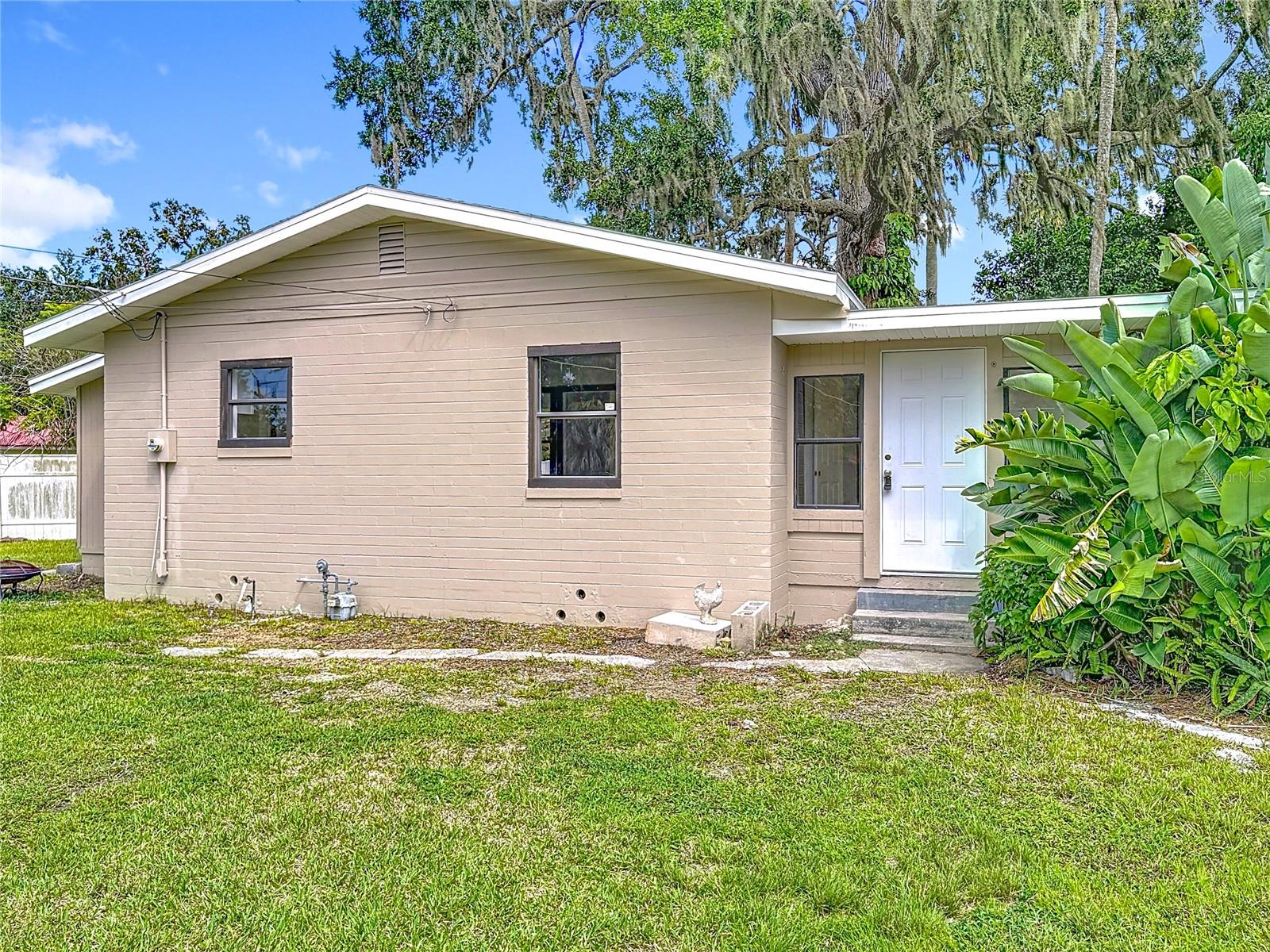 633 1/2 ELM AVE, DAYTONA BEACH, FL, 32117