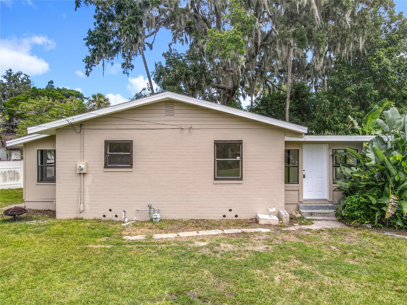 633 1/2 ELM AVE, DAYTONA BEACH, FL, 32117