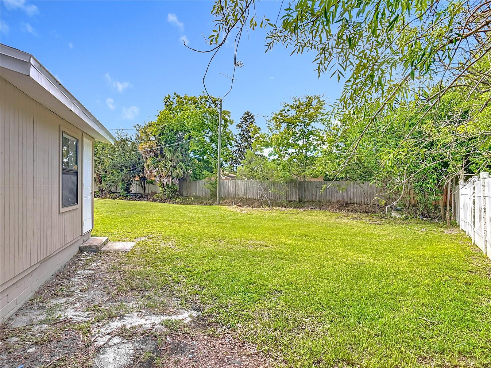 633 1/2 ELM AVE, DAYTONA BEACH, FL, 32117