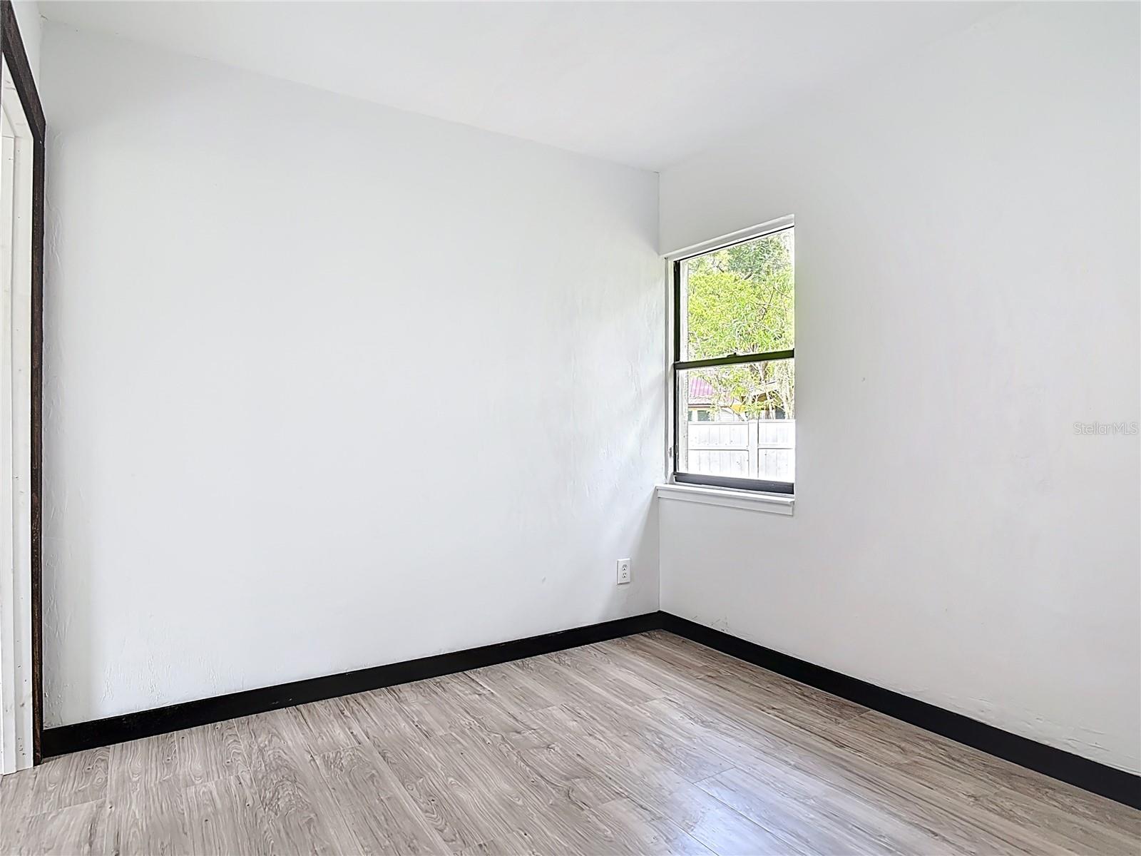 633 1/2 ELM AVE, DAYTONA BEACH, FL, 32117