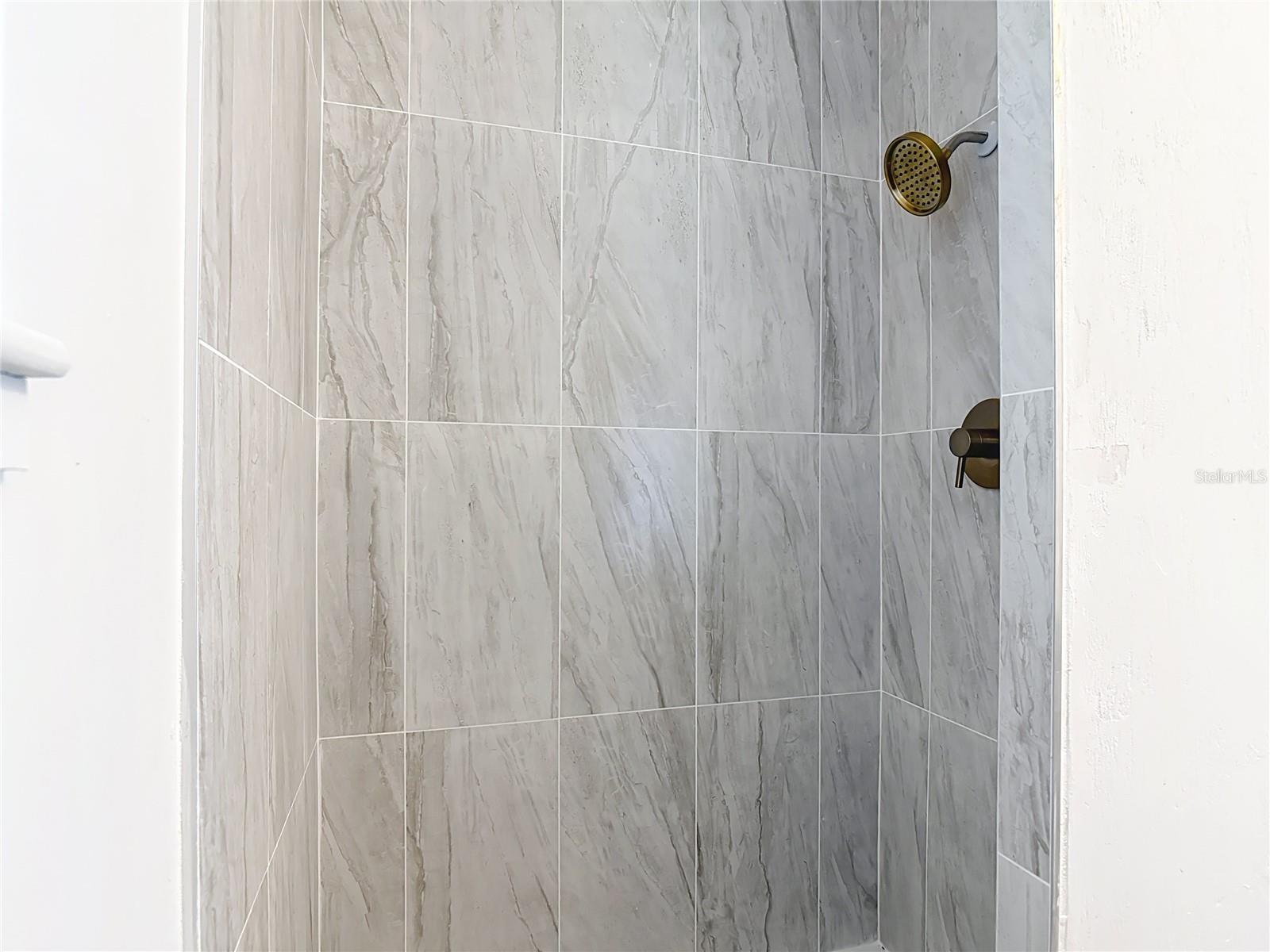 633 1/2 ELM AVE, DAYTONA BEACH, FL, 32117