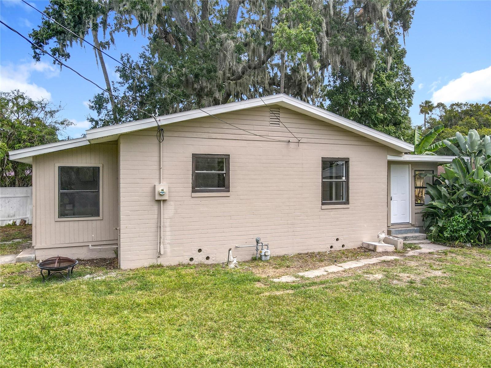 633 1/2 ELM AVE, DAYTONA BEACH, FL, 32117