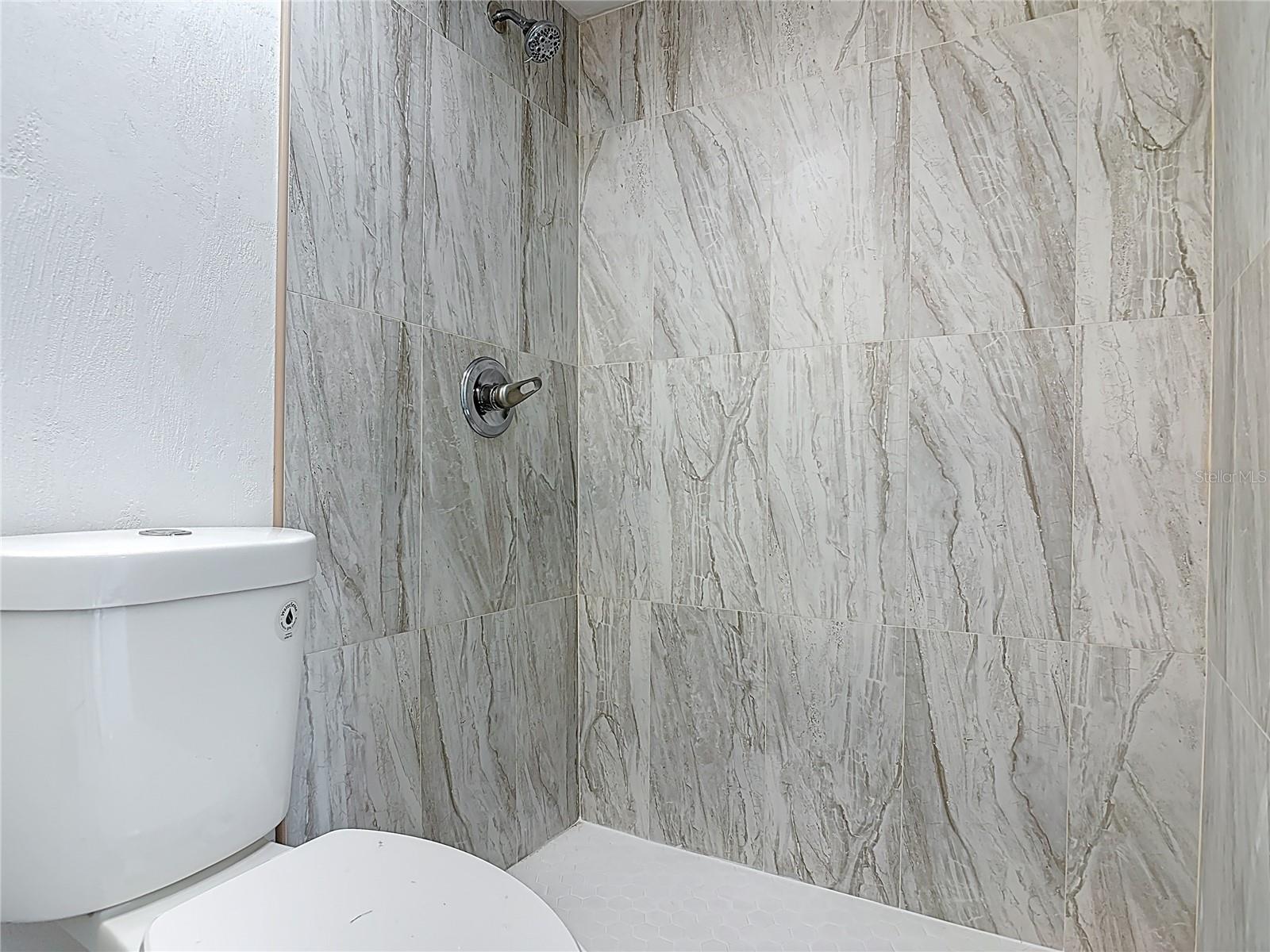 633 1/2 ELM AVE, DAYTONA BEACH, FL, 32117