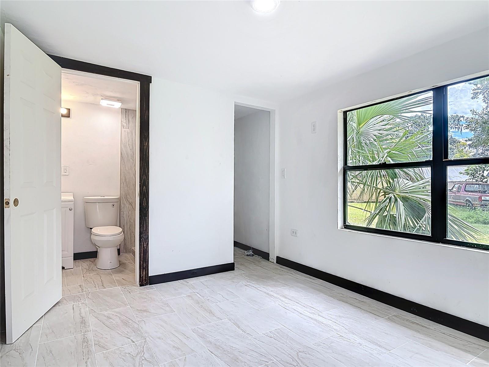 633 1/2 ELM AVE, DAYTONA BEACH, FL, 32117