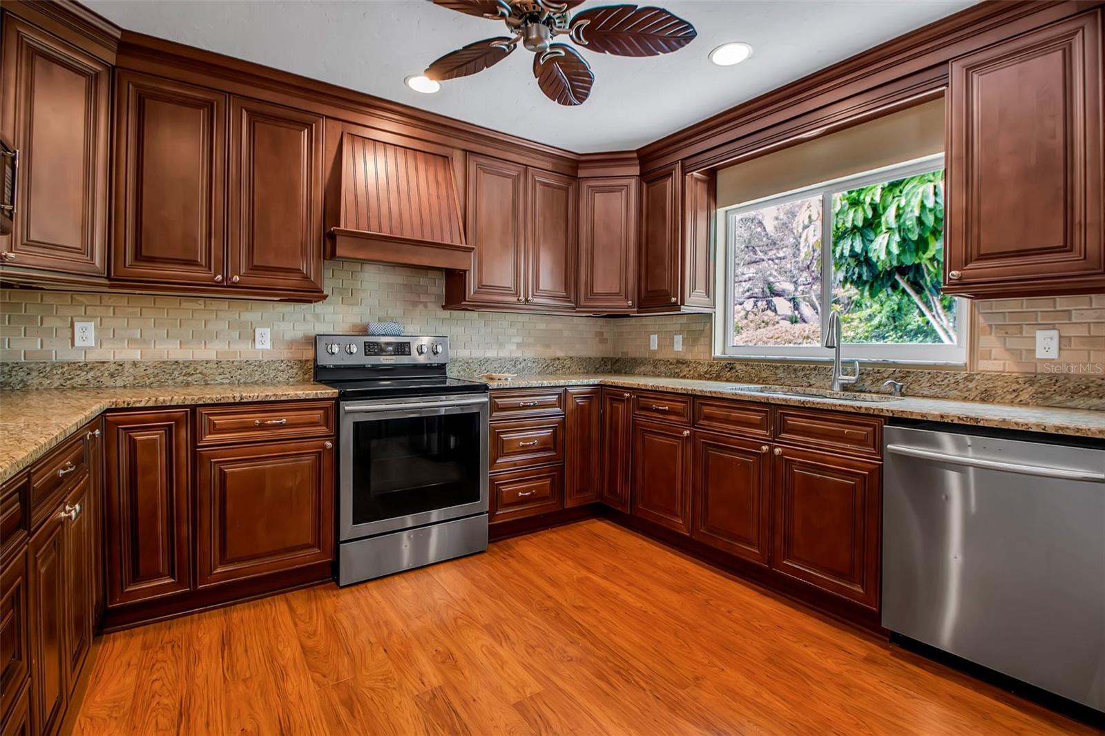 A4663847 Property Photo