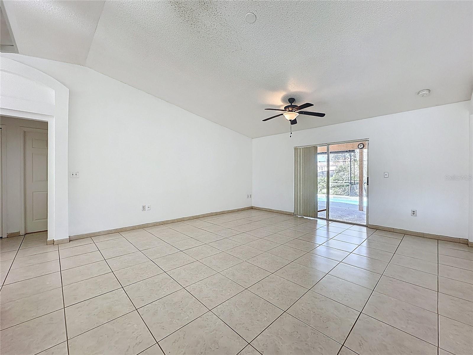 215 FOGGY CREEK RD, DAVENPORT, FL, 33837