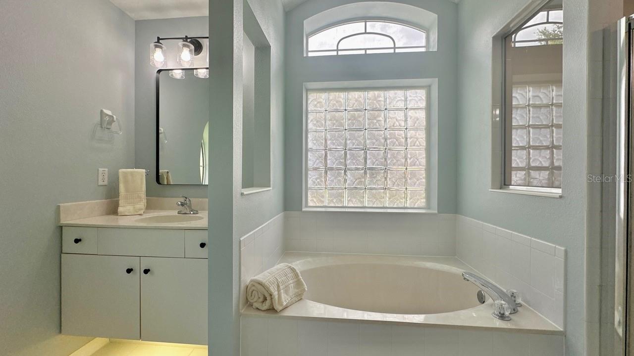 11 WELLSTONE DR, PALM COAST, FL, 32164