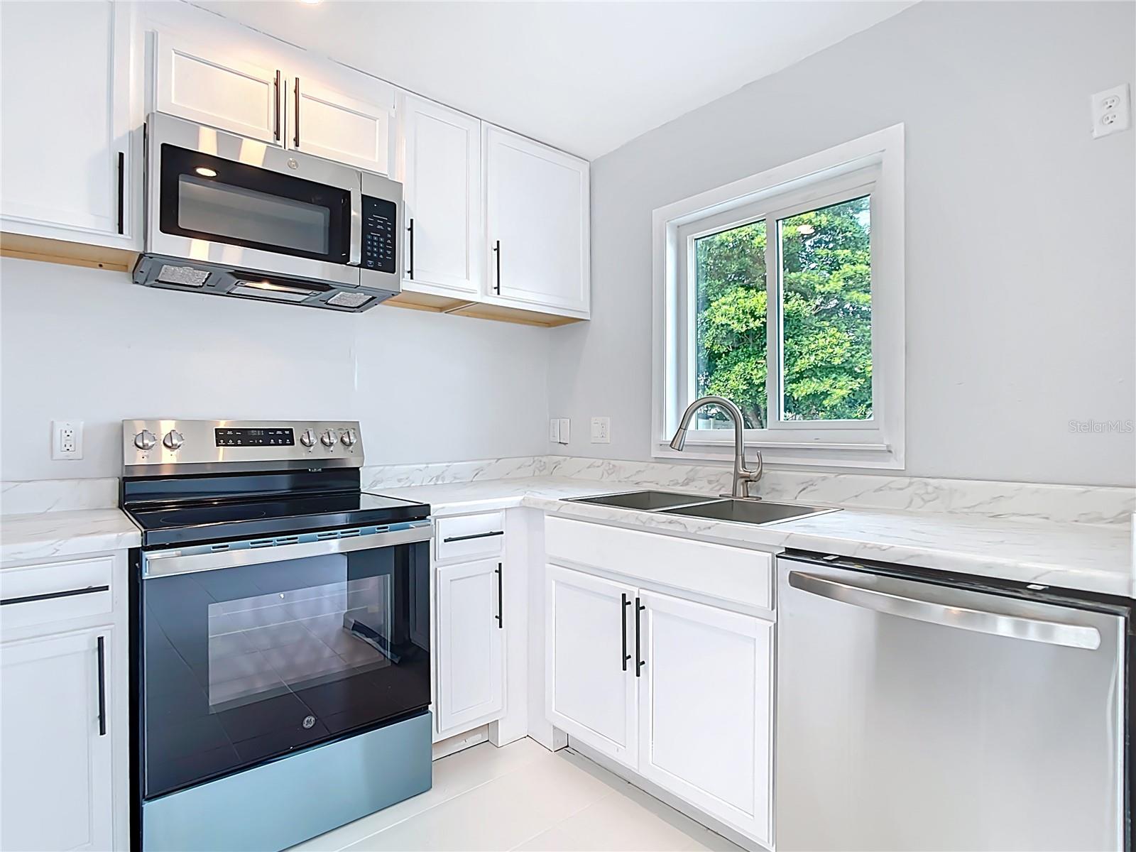 3095 PINETREE ST, PORT CHARLOTTE, FL, 33952