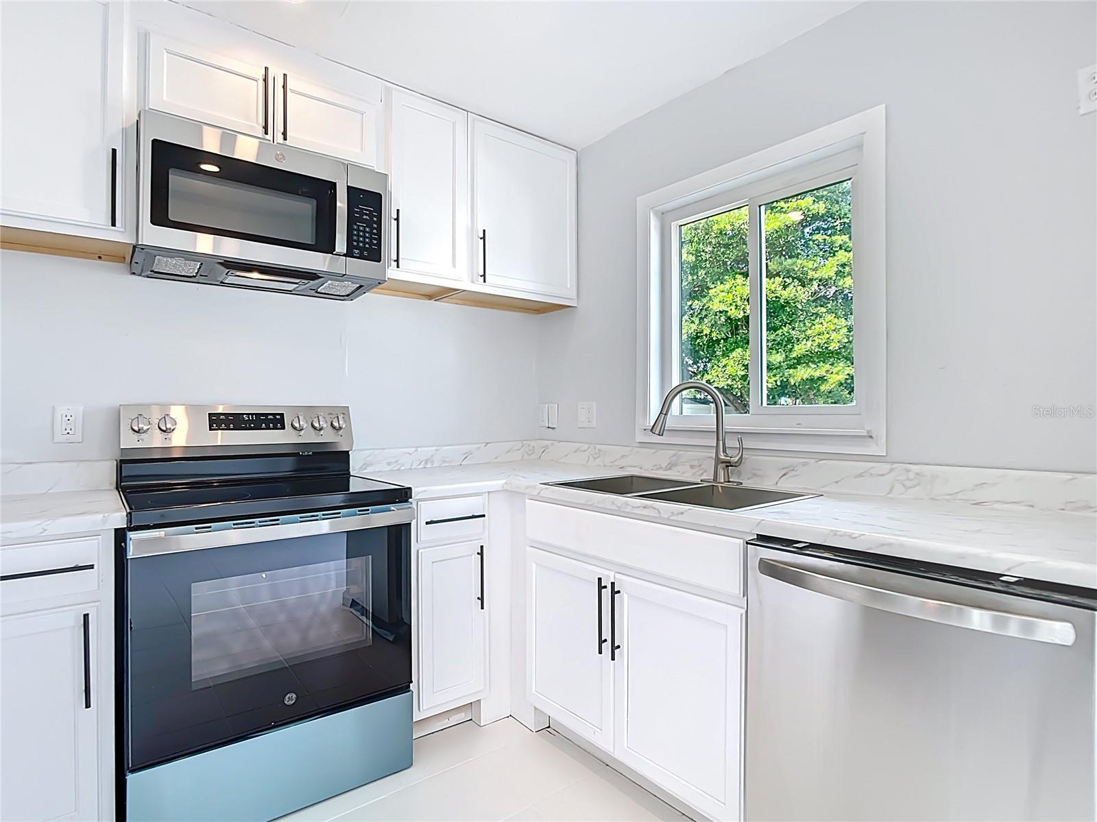 3095 PINETREE ST, PORT CHARLOTTE, FL, 33952