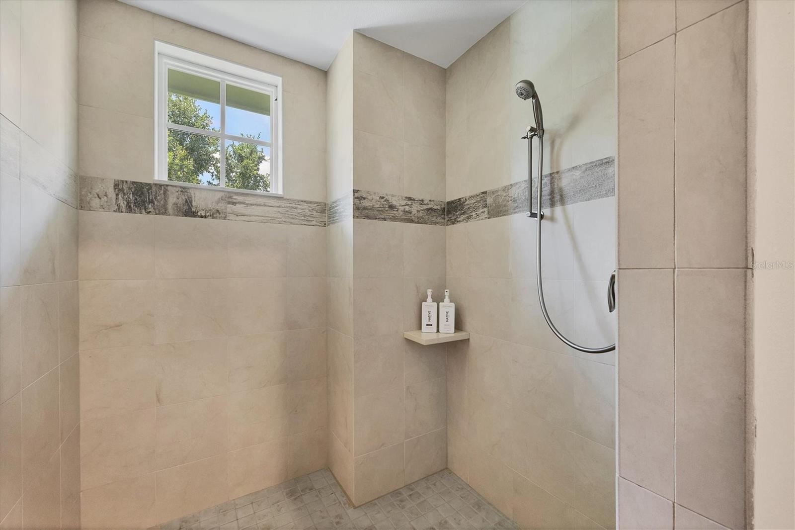 A4663859 Property Photo