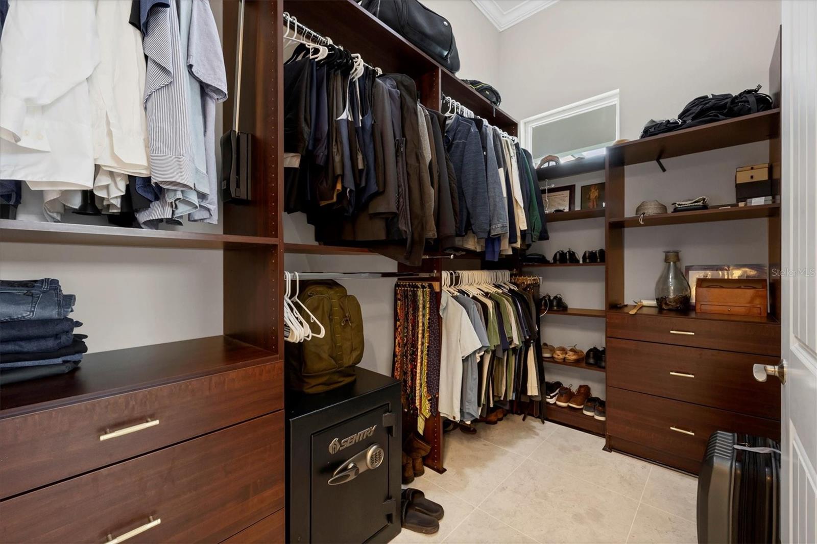 A4663859 Property Photo