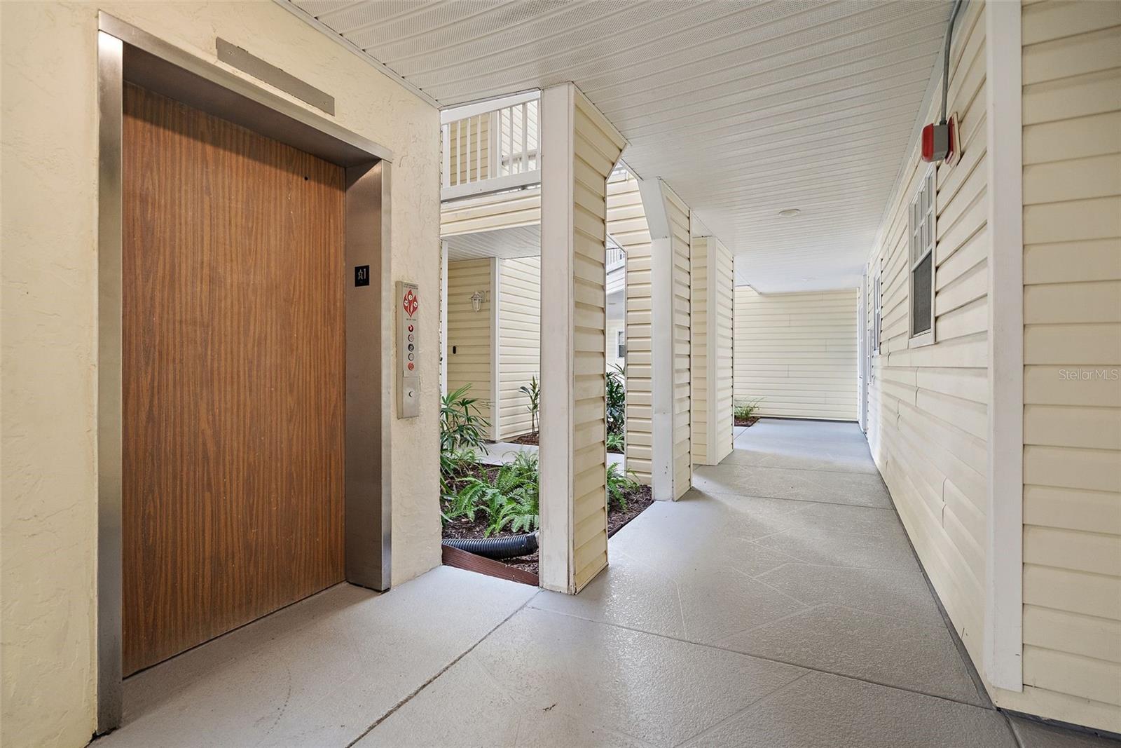 6817 STONES THROW CIR N #17409, ST PETERSBURG, FL, 33710