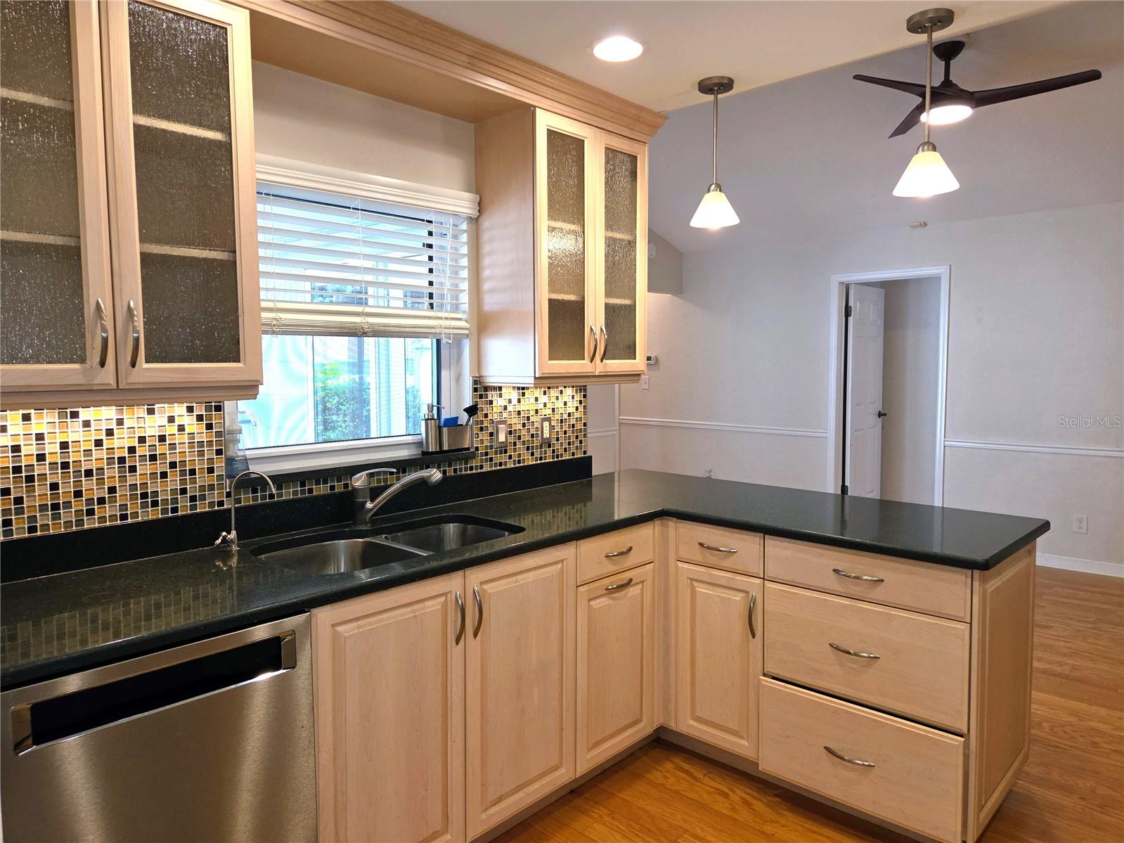 9071 RIDGE RD, SEMINOLE, FL, 33772