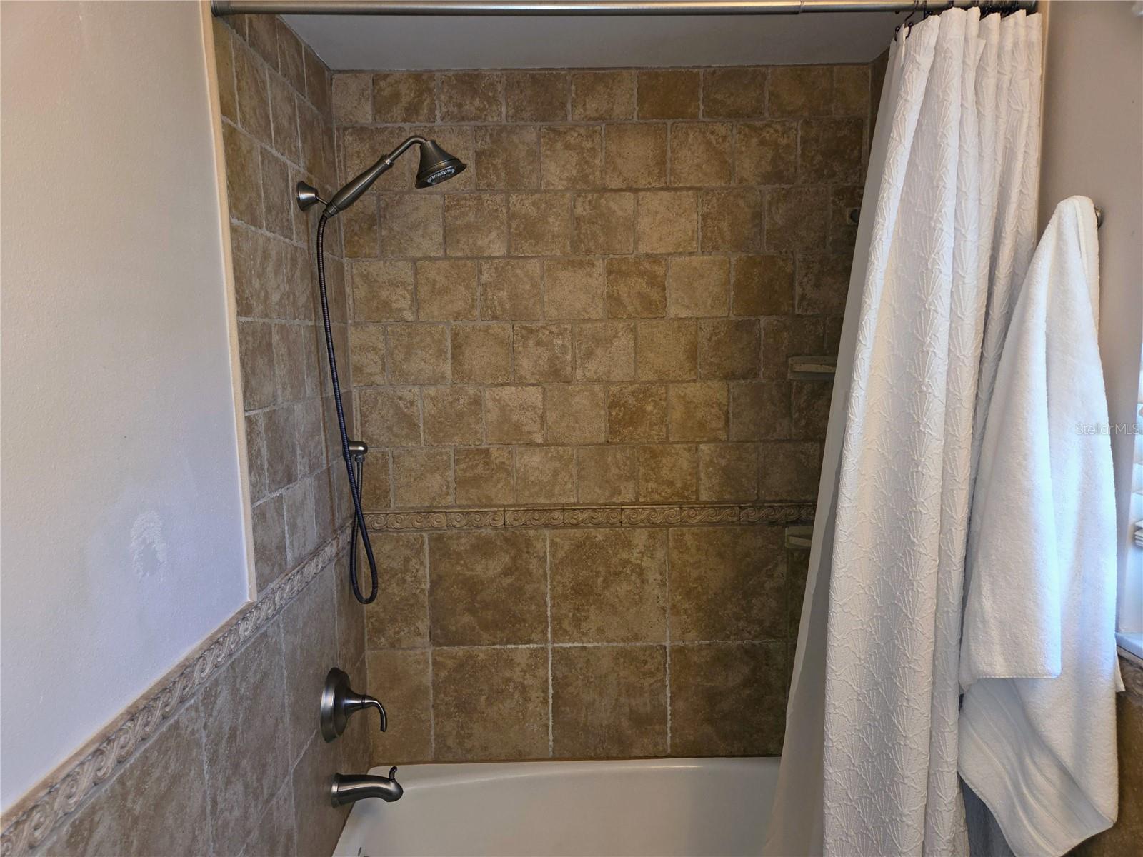 9071 RIDGE RD, SEMINOLE, FL, 33772