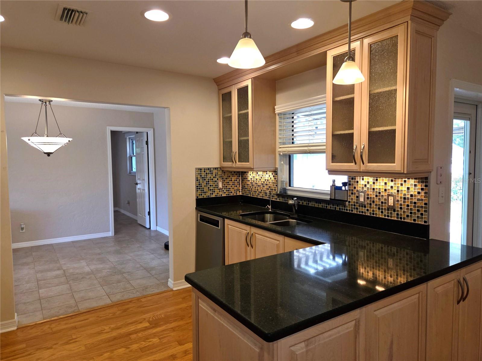 9071 RIDGE RD, SEMINOLE, FL, 33772