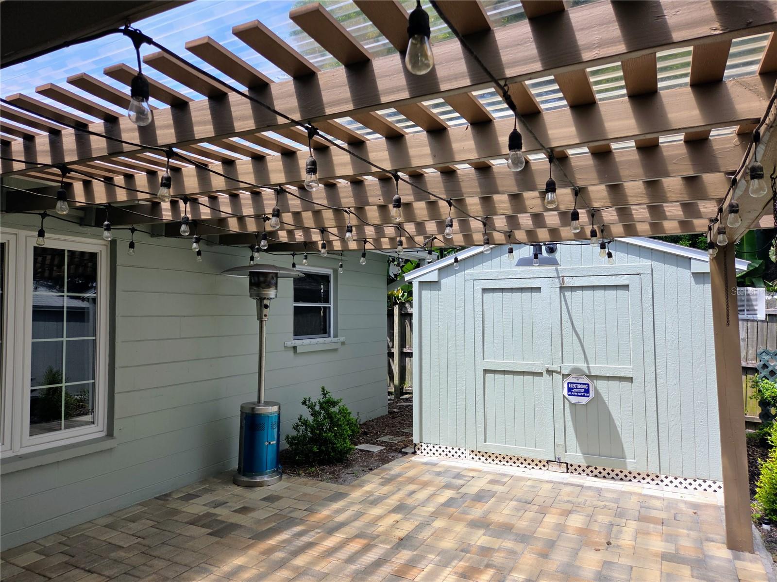 9071 RIDGE RD, SEMINOLE, FL, 33772