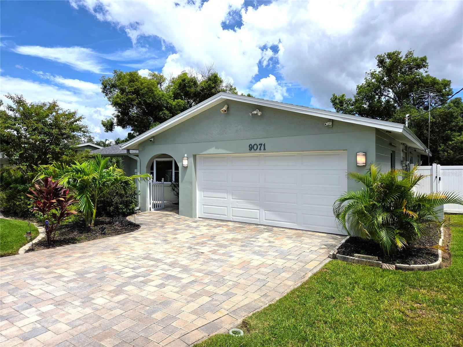 9071 RIDGE RD, SEMINOLE, FL, 33772