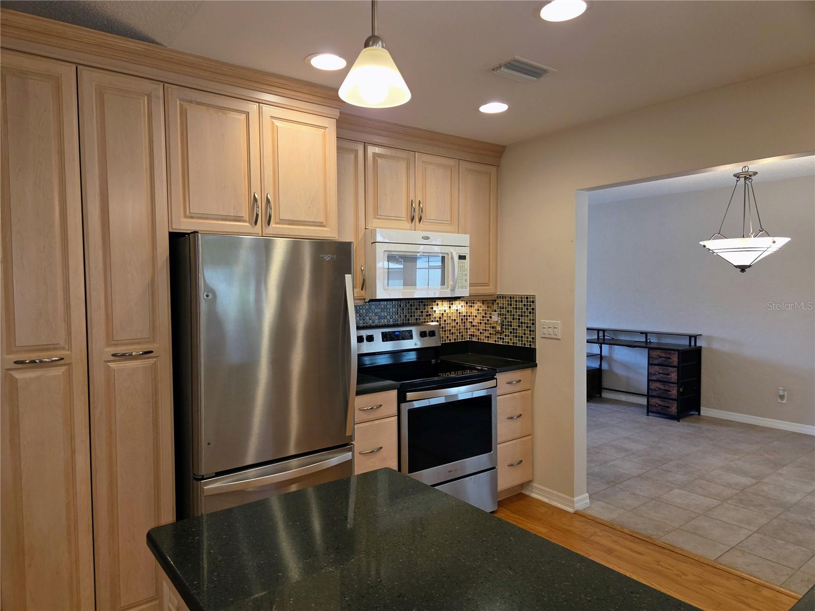 9071 RIDGE RD, SEMINOLE, FL, 33772