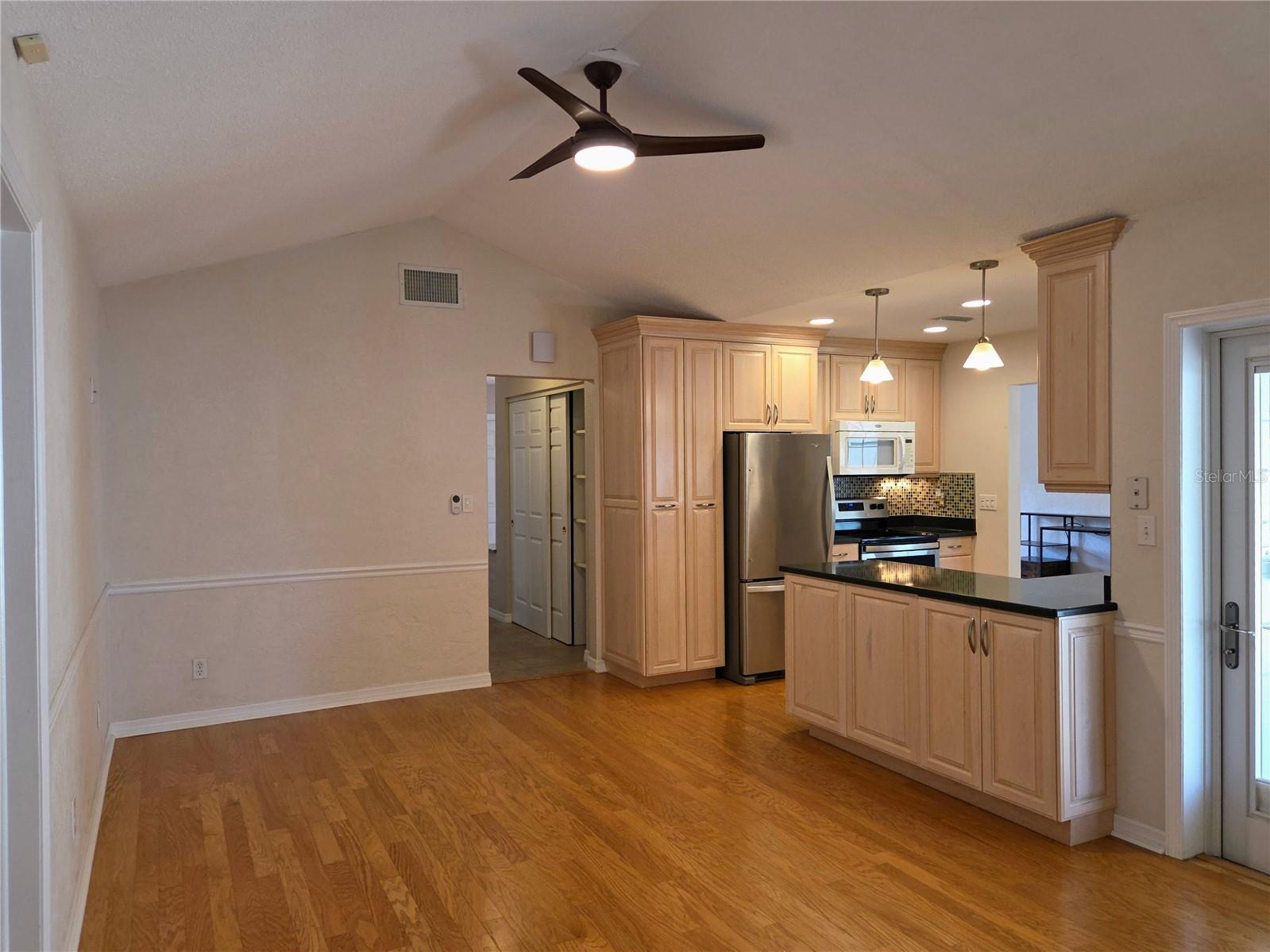 9071 RIDGE RD, SEMINOLE, FL, 33772