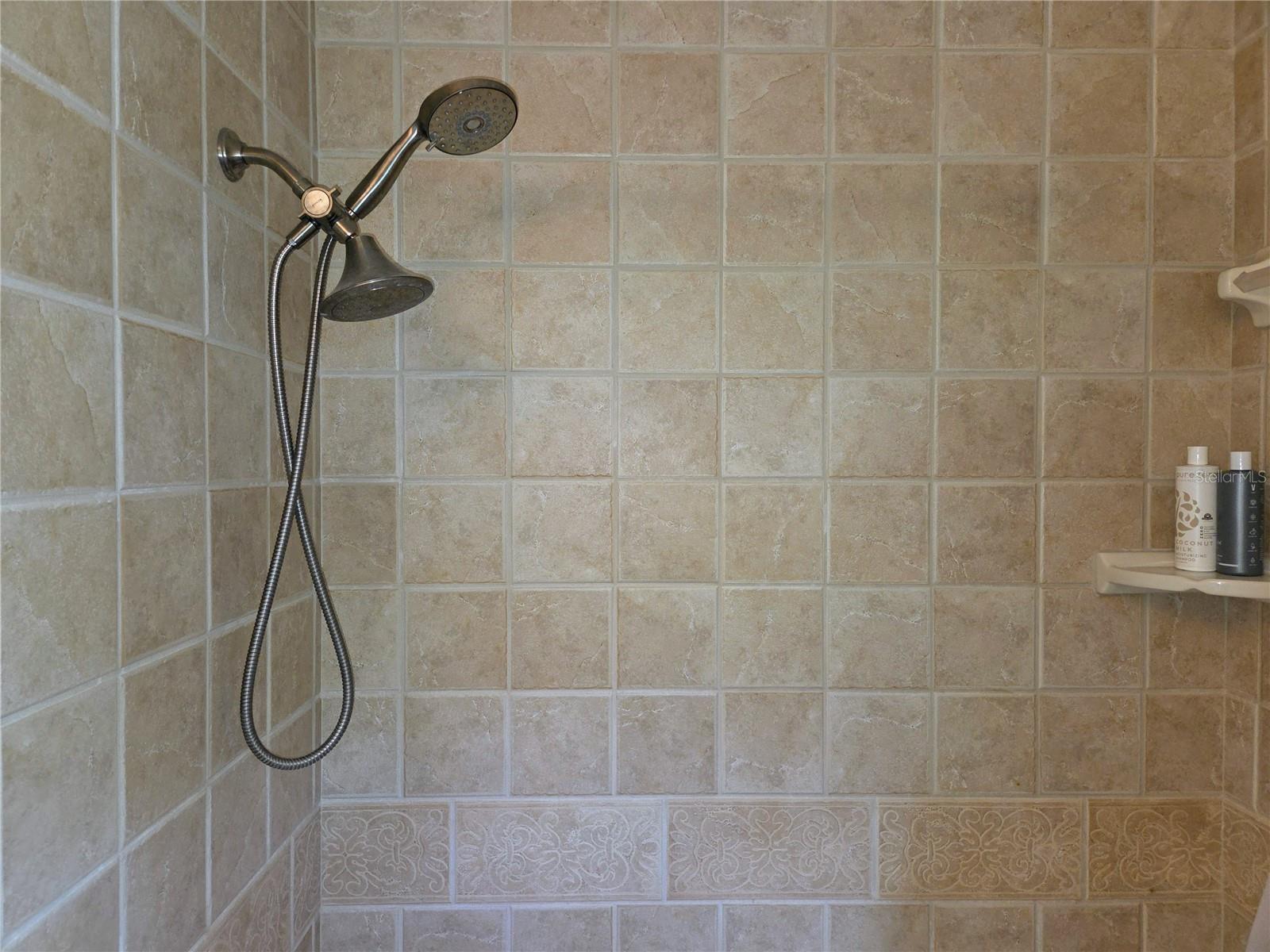 9071 RIDGE RD, SEMINOLE, FL, 33772