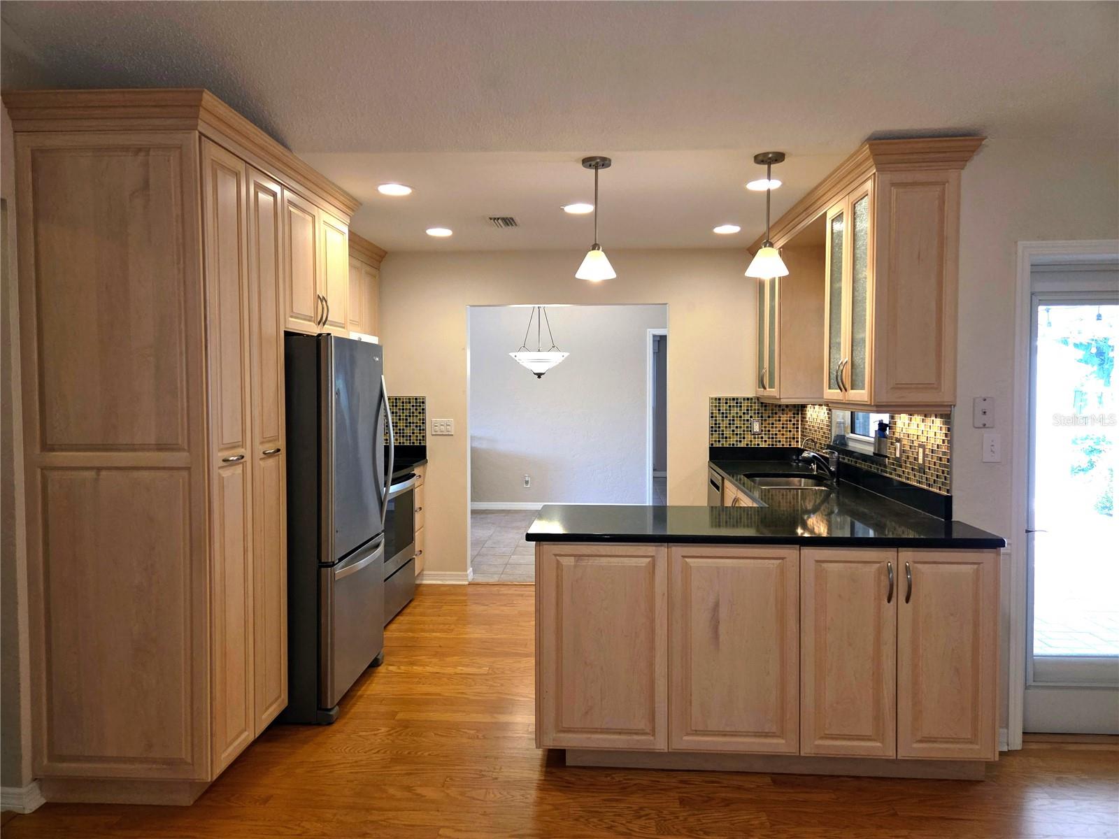 9071 RIDGE RD, SEMINOLE, FL, 33772