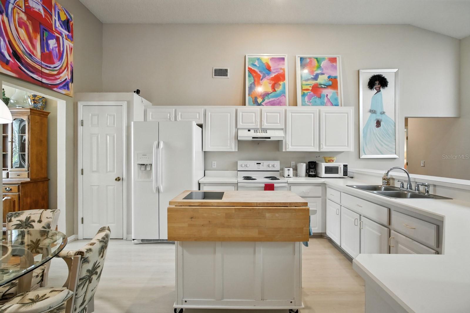 220 HOLLOWBROOK CIR, DAYTONA BEACH, FL, 32114