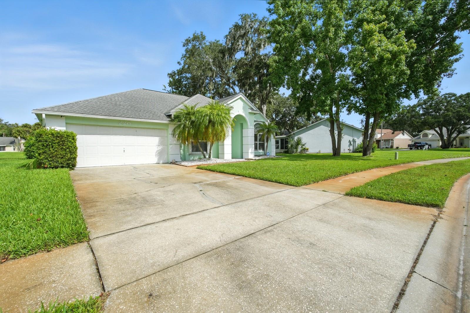 220 HOLLOWBROOK CIR, DAYTONA BEACH, FL, 32114