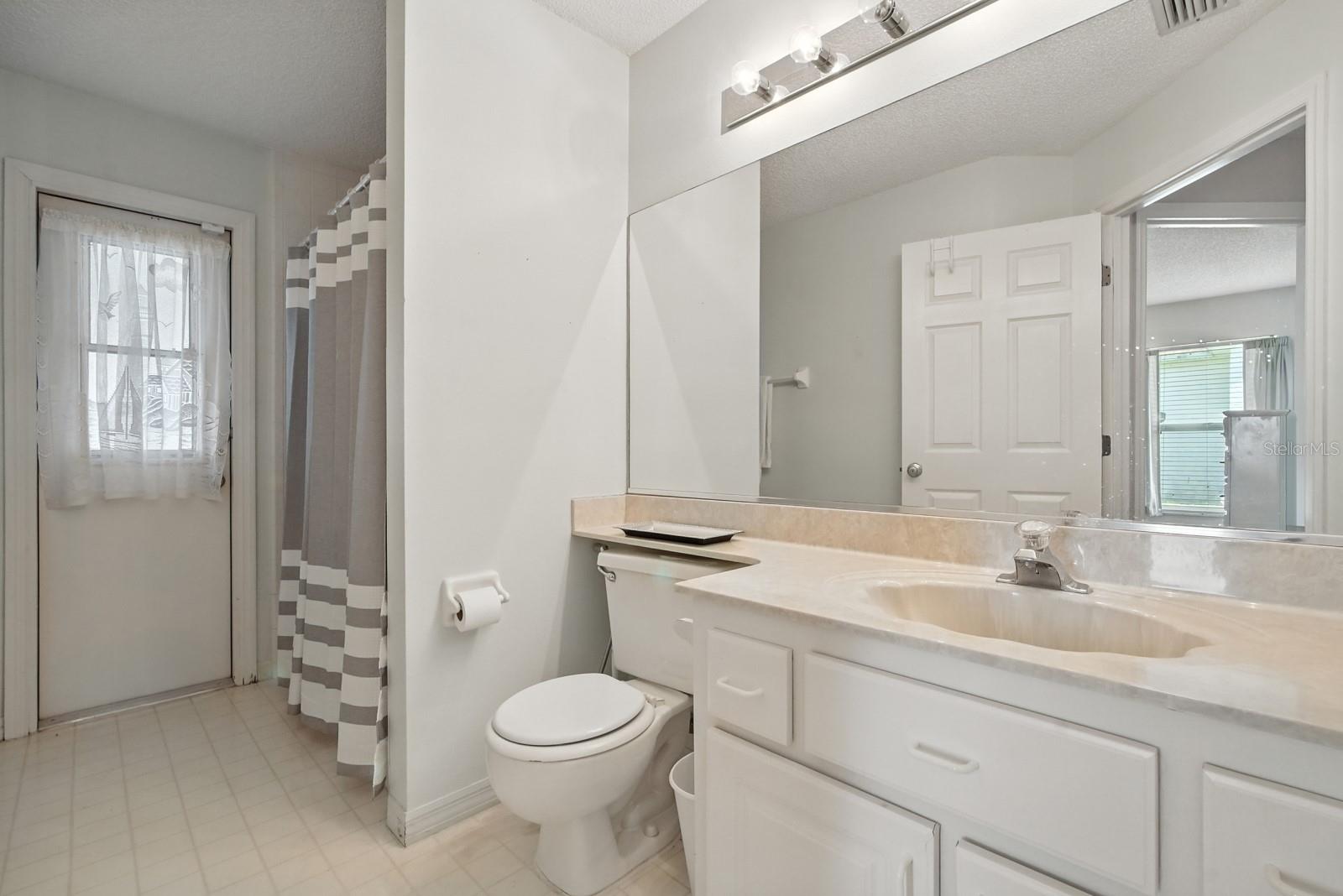 220 HOLLOWBROOK CIR, DAYTONA BEACH, FL, 32114