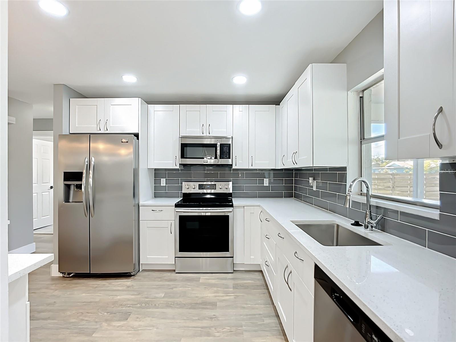 1015 24TH AVE W, PALMETTO, FL, 34221